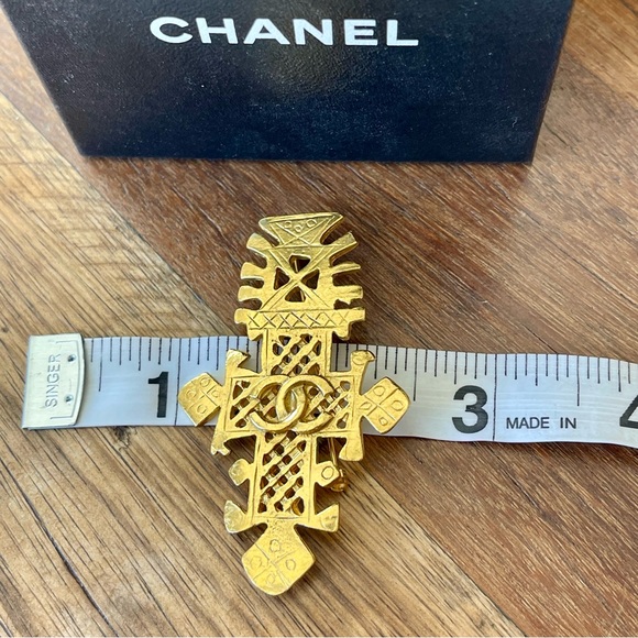 ❤️ CHANEL ❤️ Vintage CC Cross Brooch - Picture 5 of 6